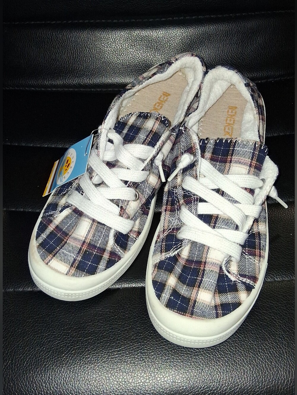 BENEKER Women's Slip-On Low Top Canvas Sneakers Size 10